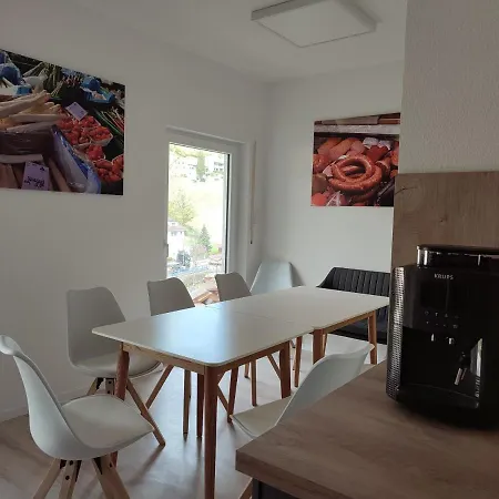 Steepleview House Frühstückspension 3*